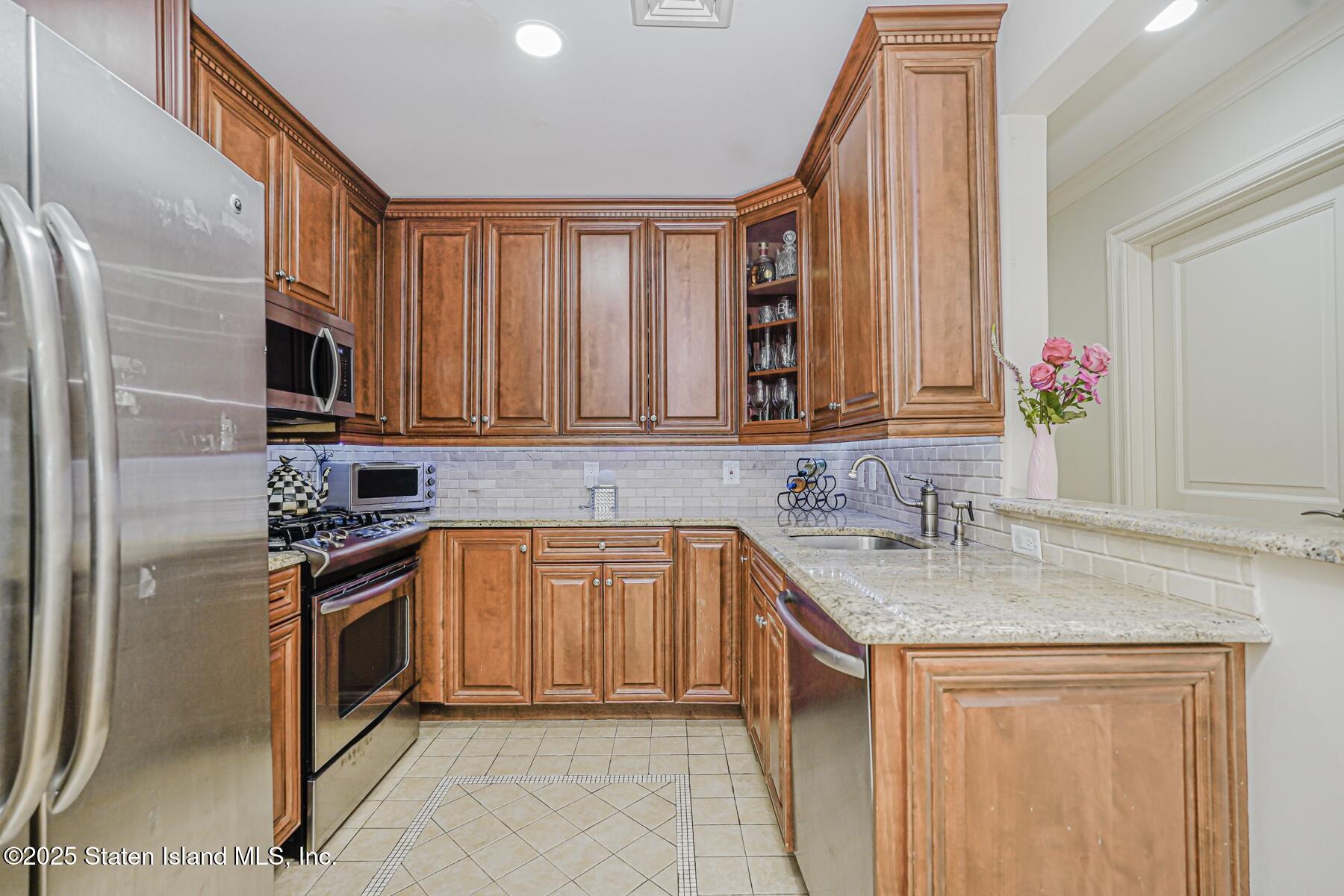 155 Bay Street 2l