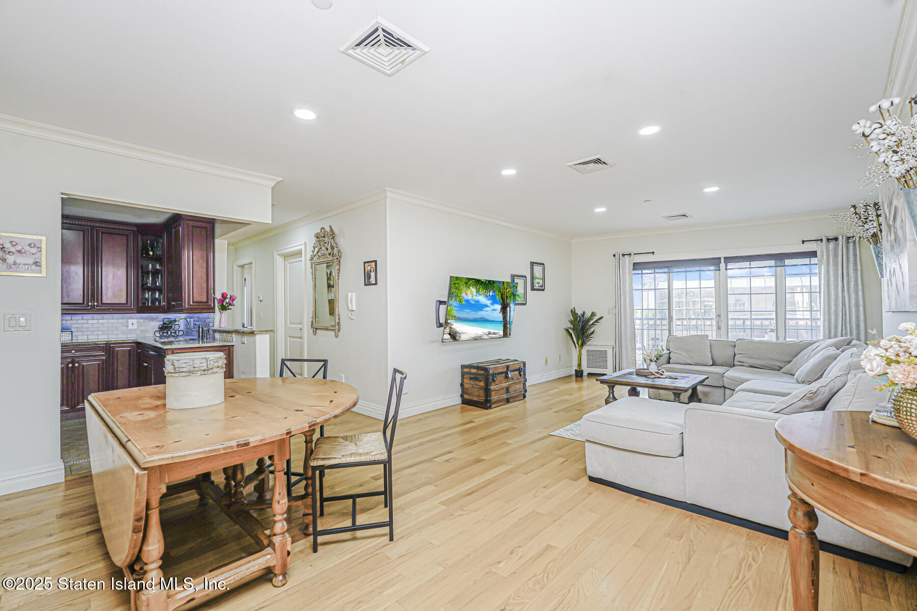 155 Bay Street 2l
