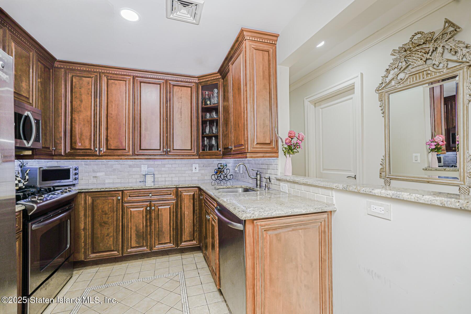 155 Bay Street 2l