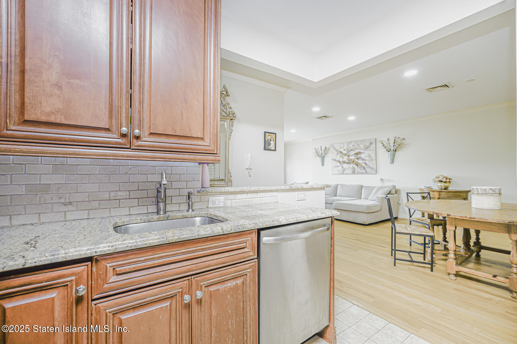155 Bay Street 2l