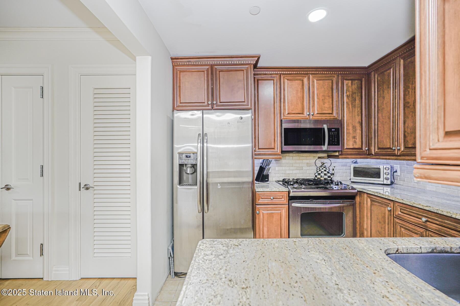 155 Bay Street 2l