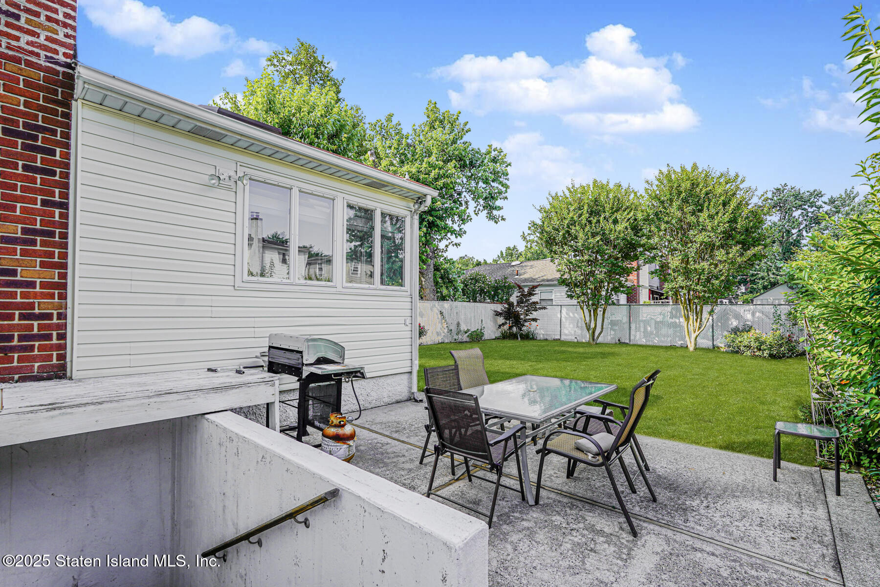 231 Adelaide Avenue