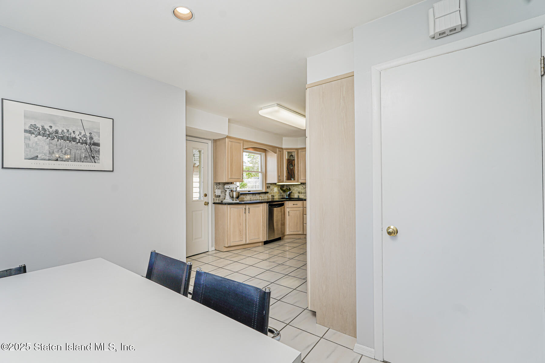 231 Adelaide Avenue