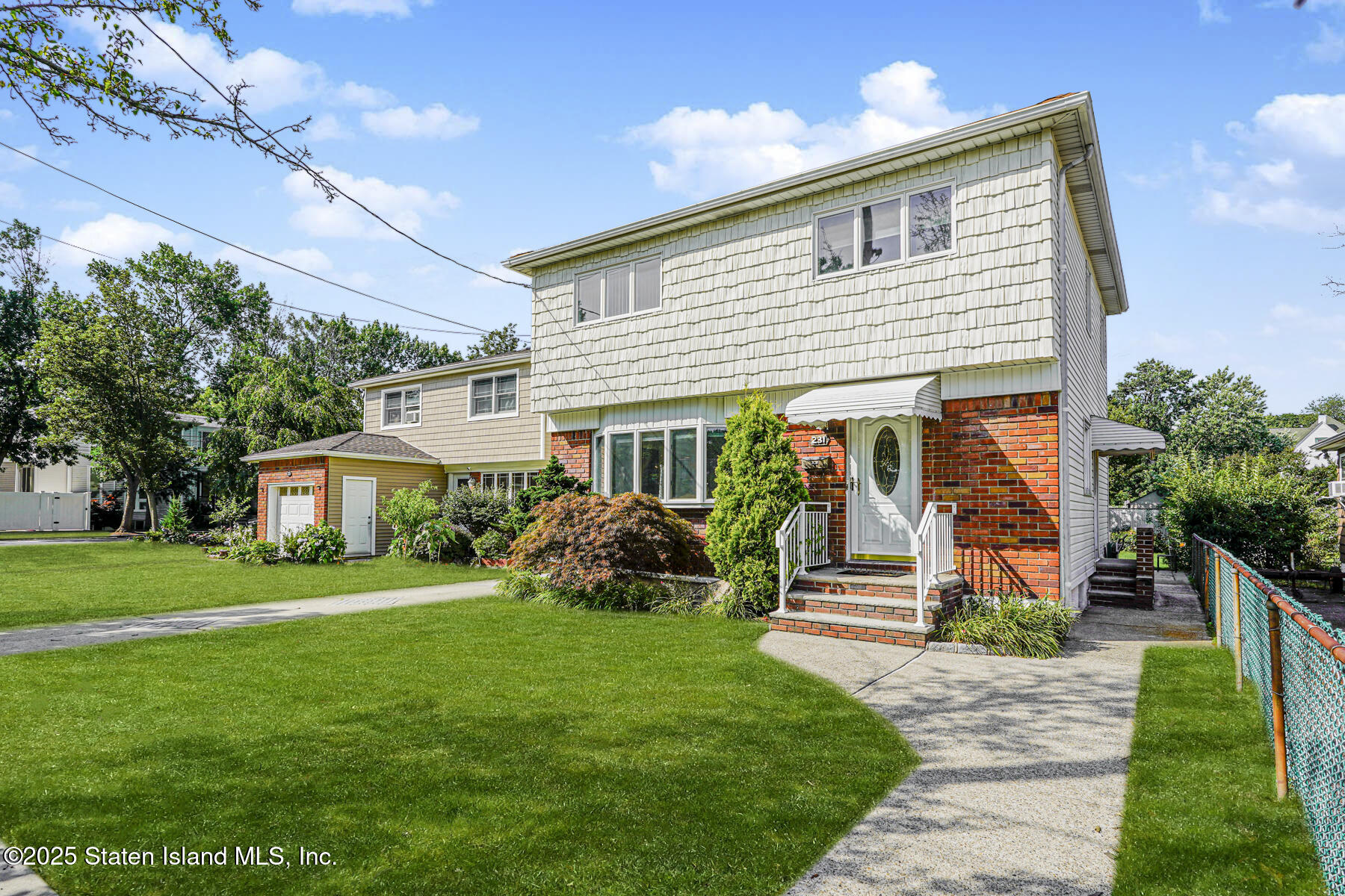 231 Adelaide Avenue