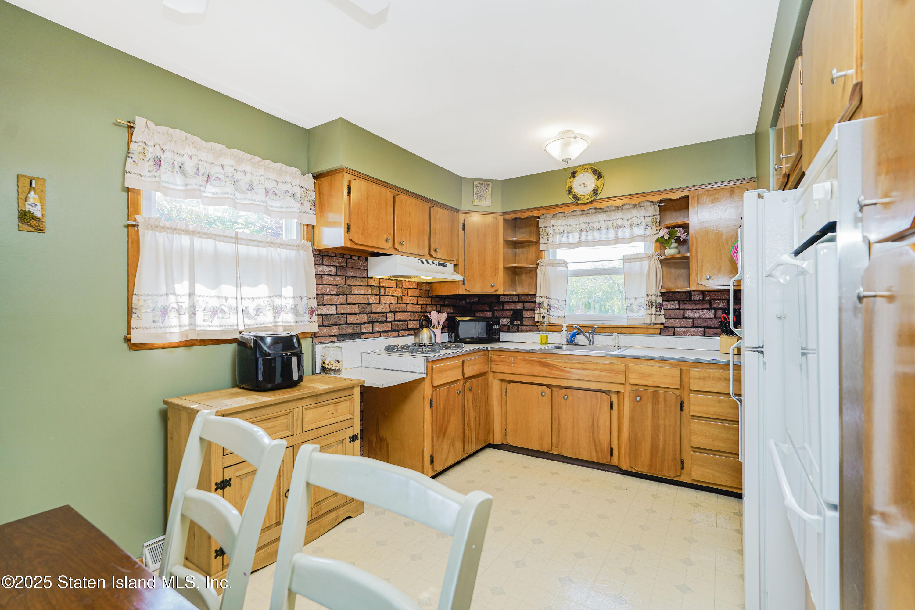 416 Bradford Avenue
