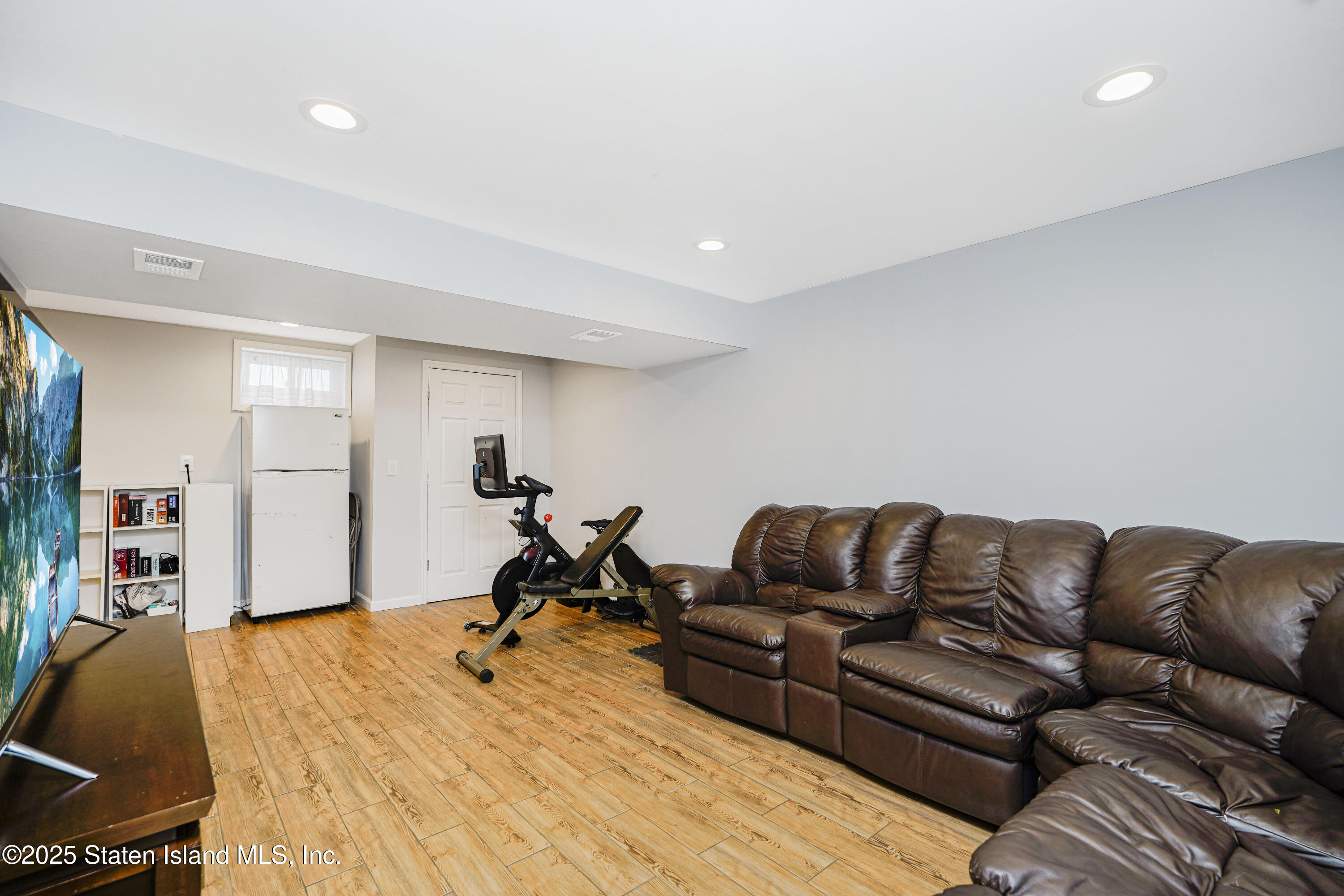 416 Bradford Avenue