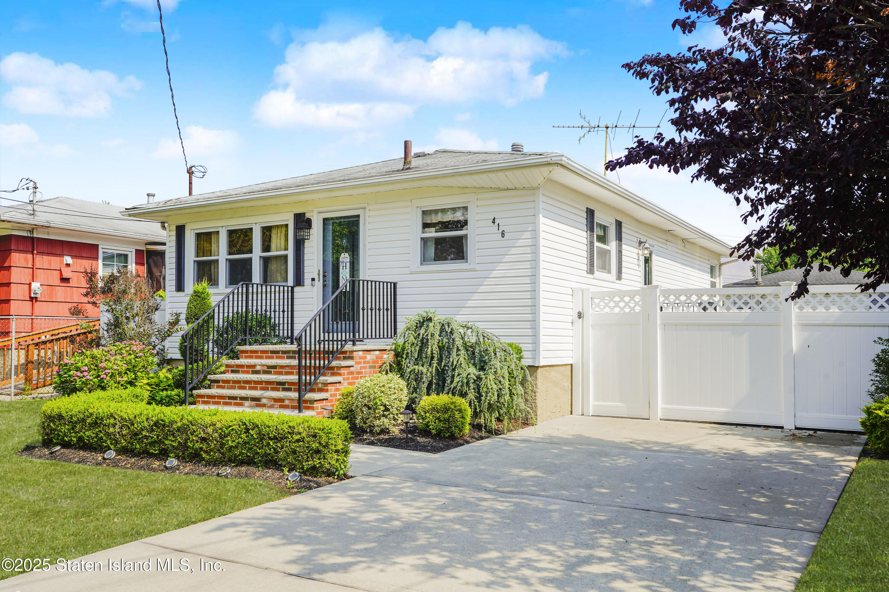 416 Bradford Avenue