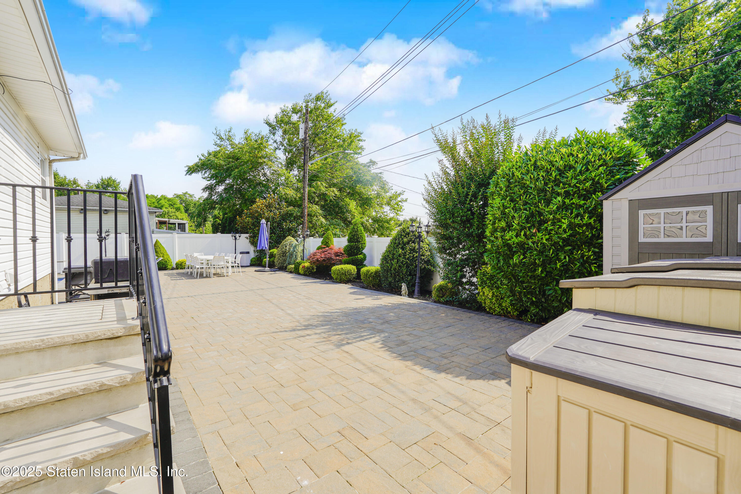 416 Bradford Avenue