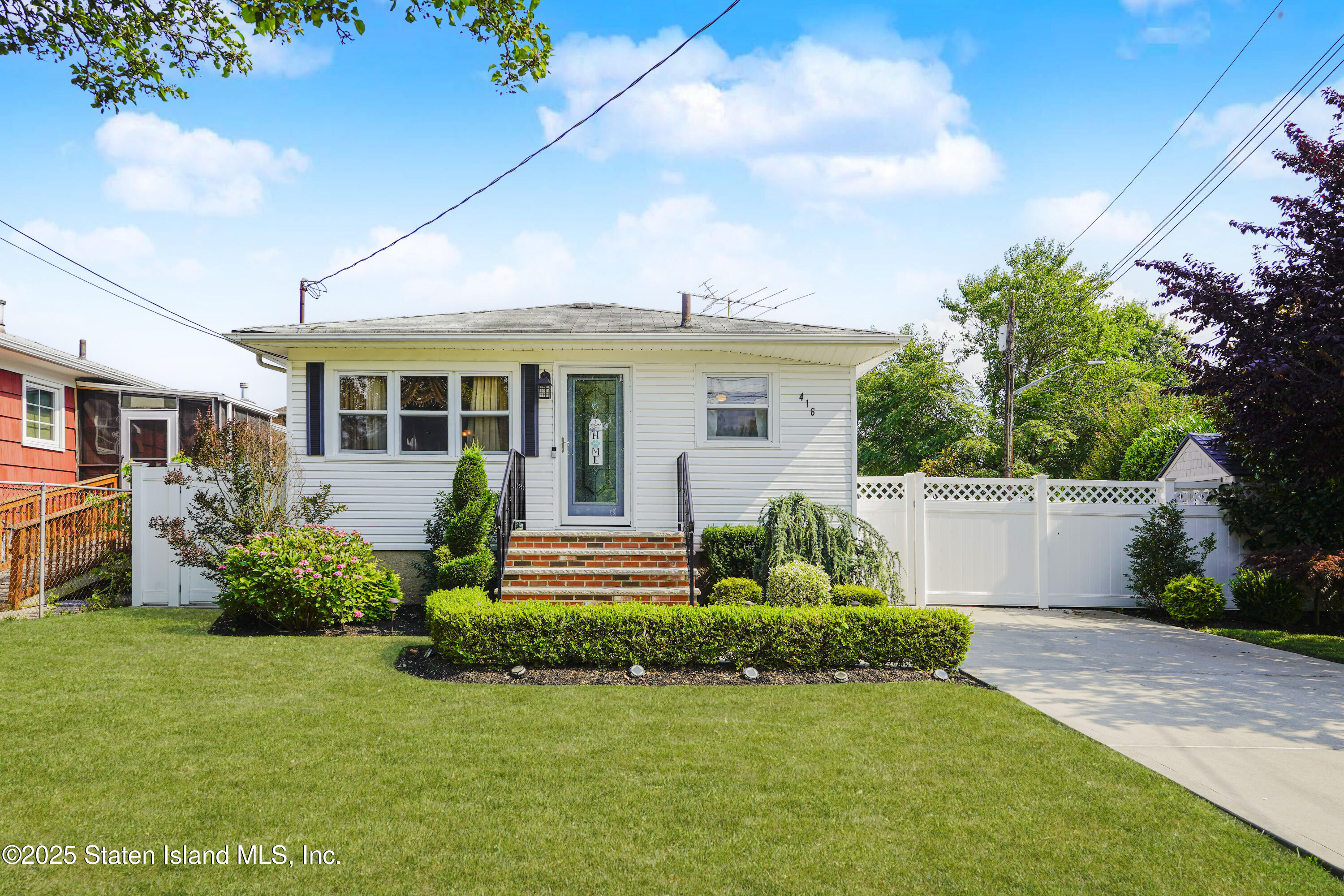 416 Bradford Avenue