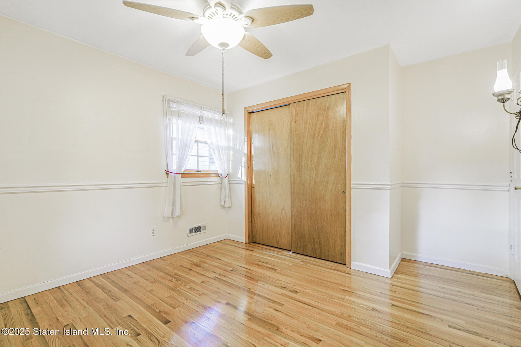 207 Oak Avenue