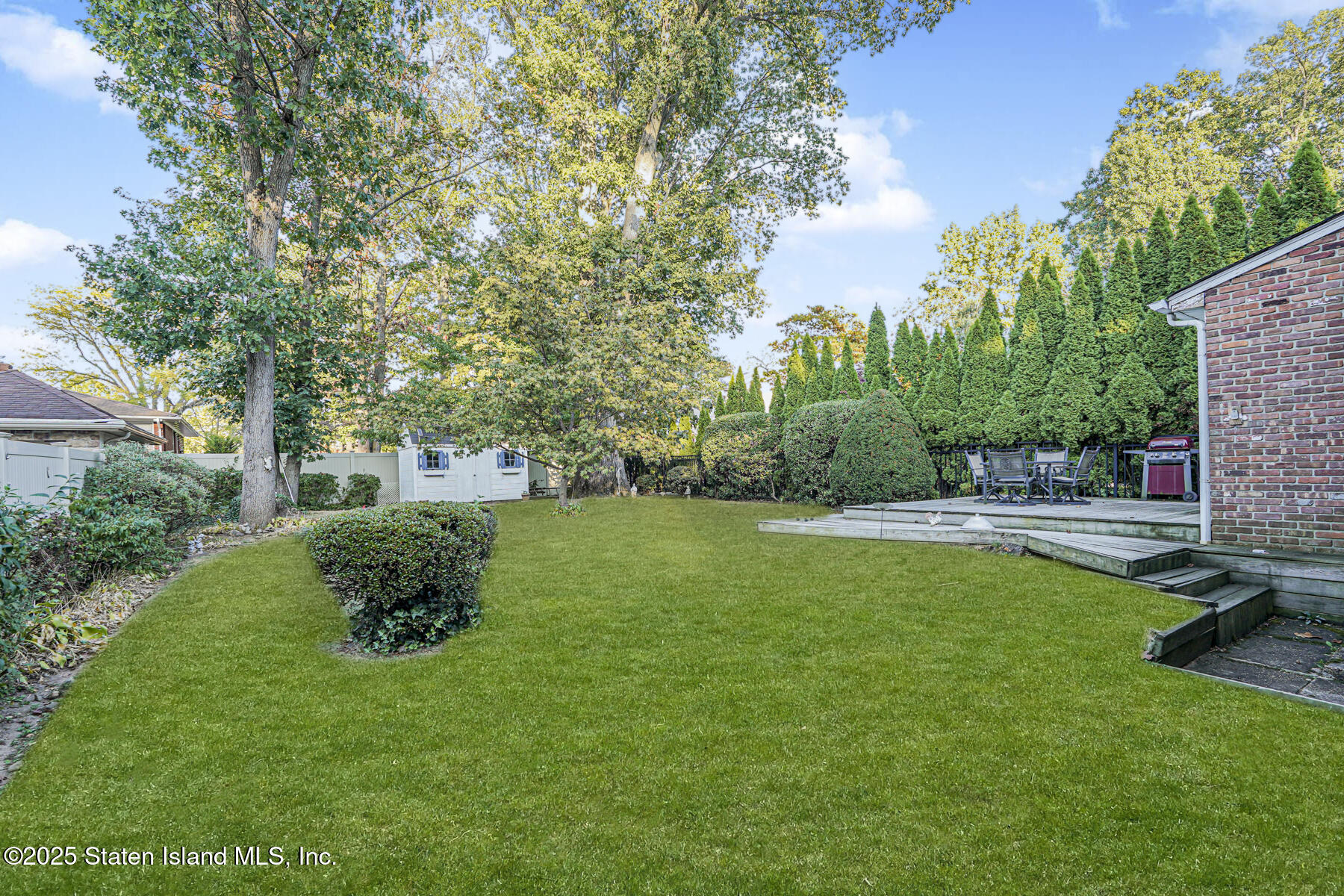 207 Oak Avenue