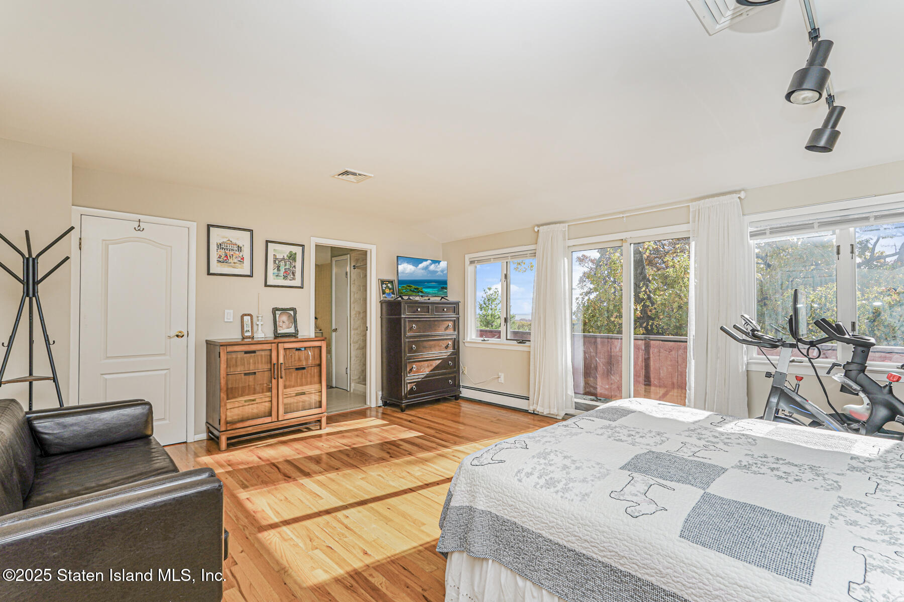 20 Signal Hill Road