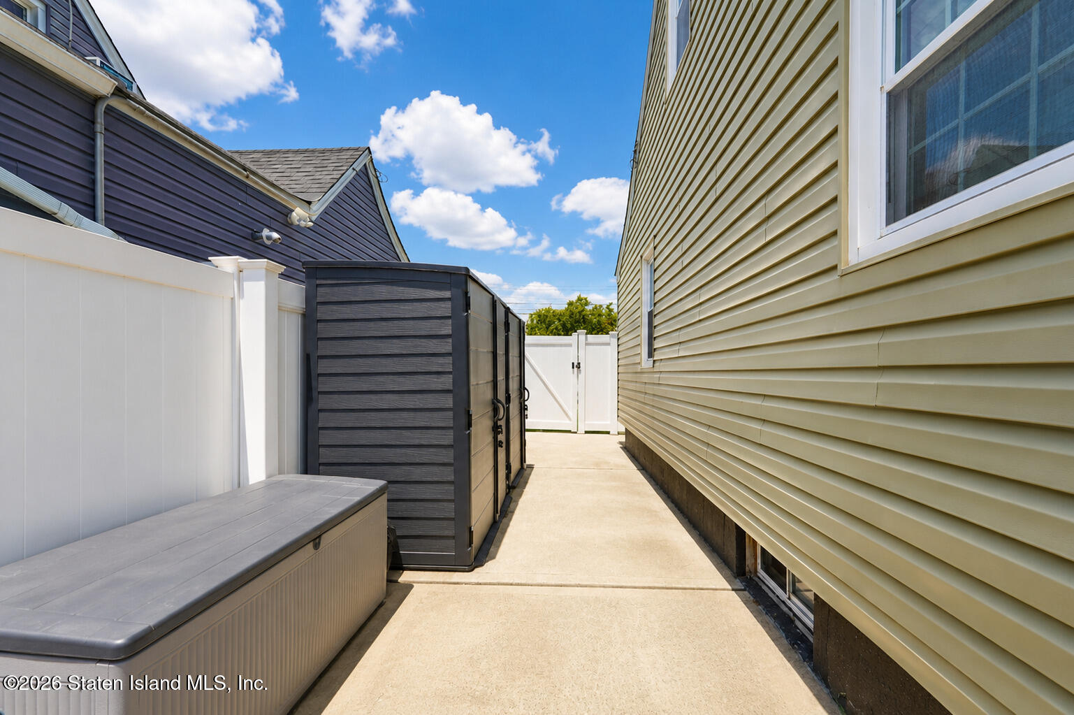 62 Kirshon Avenue