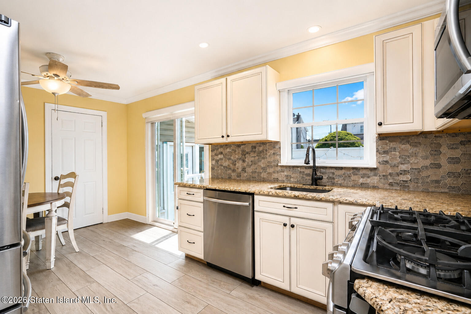 62 Kirshon Avenue
