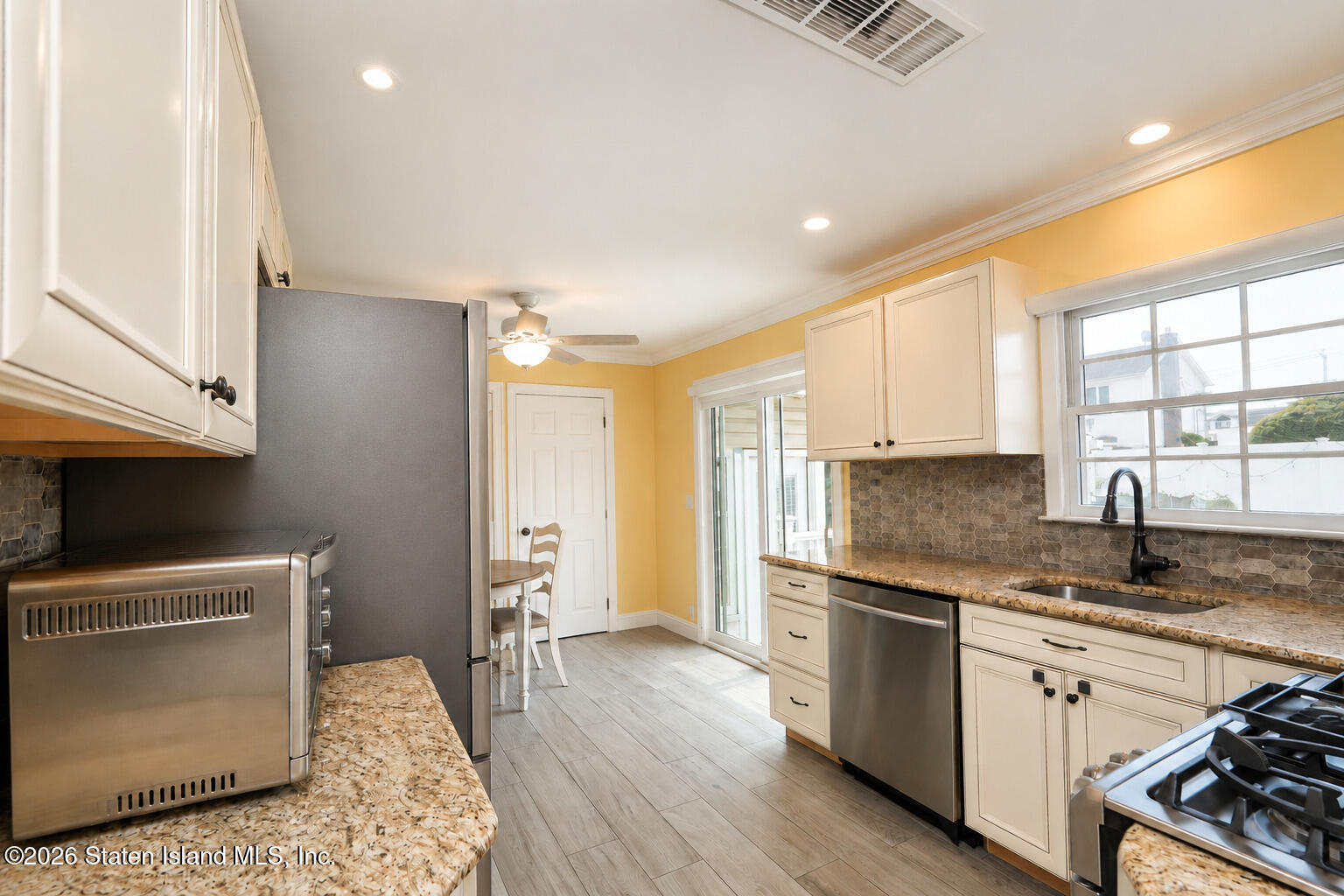 62 Kirshon Avenue