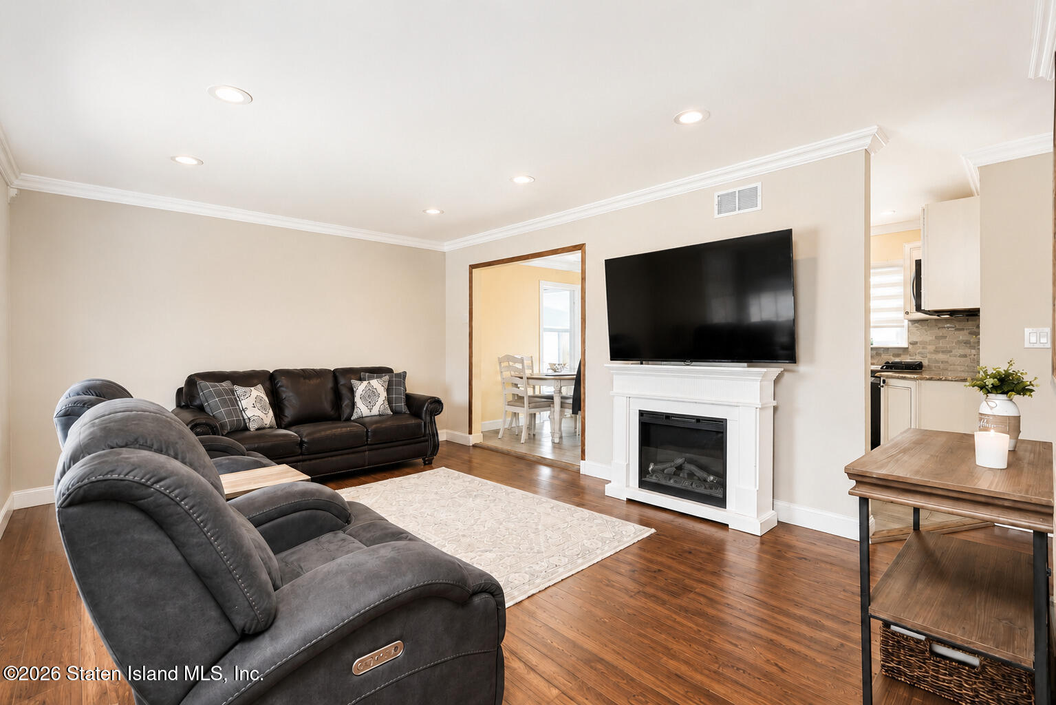 62 Kirshon Avenue