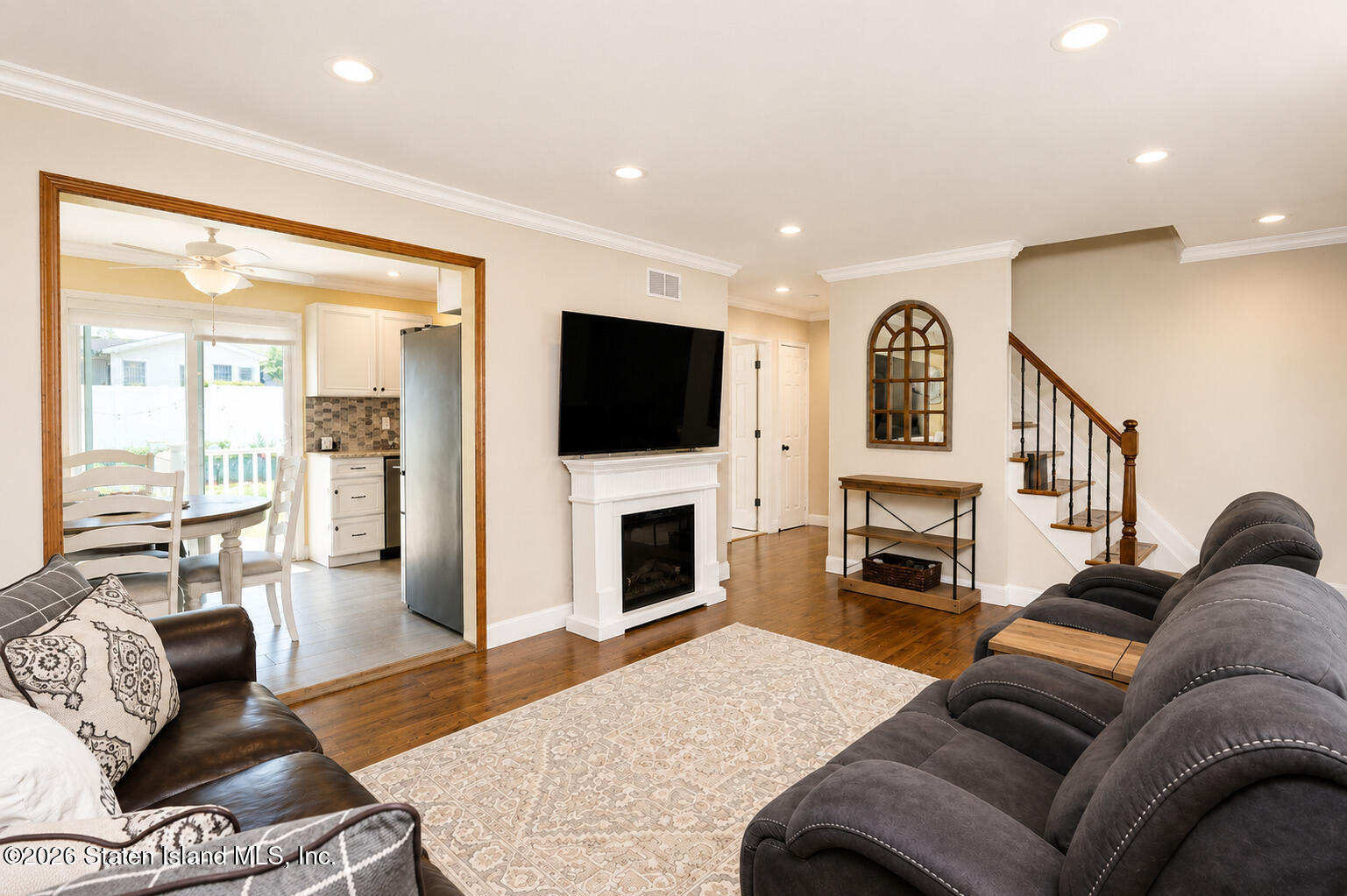 62 Kirshon Avenue