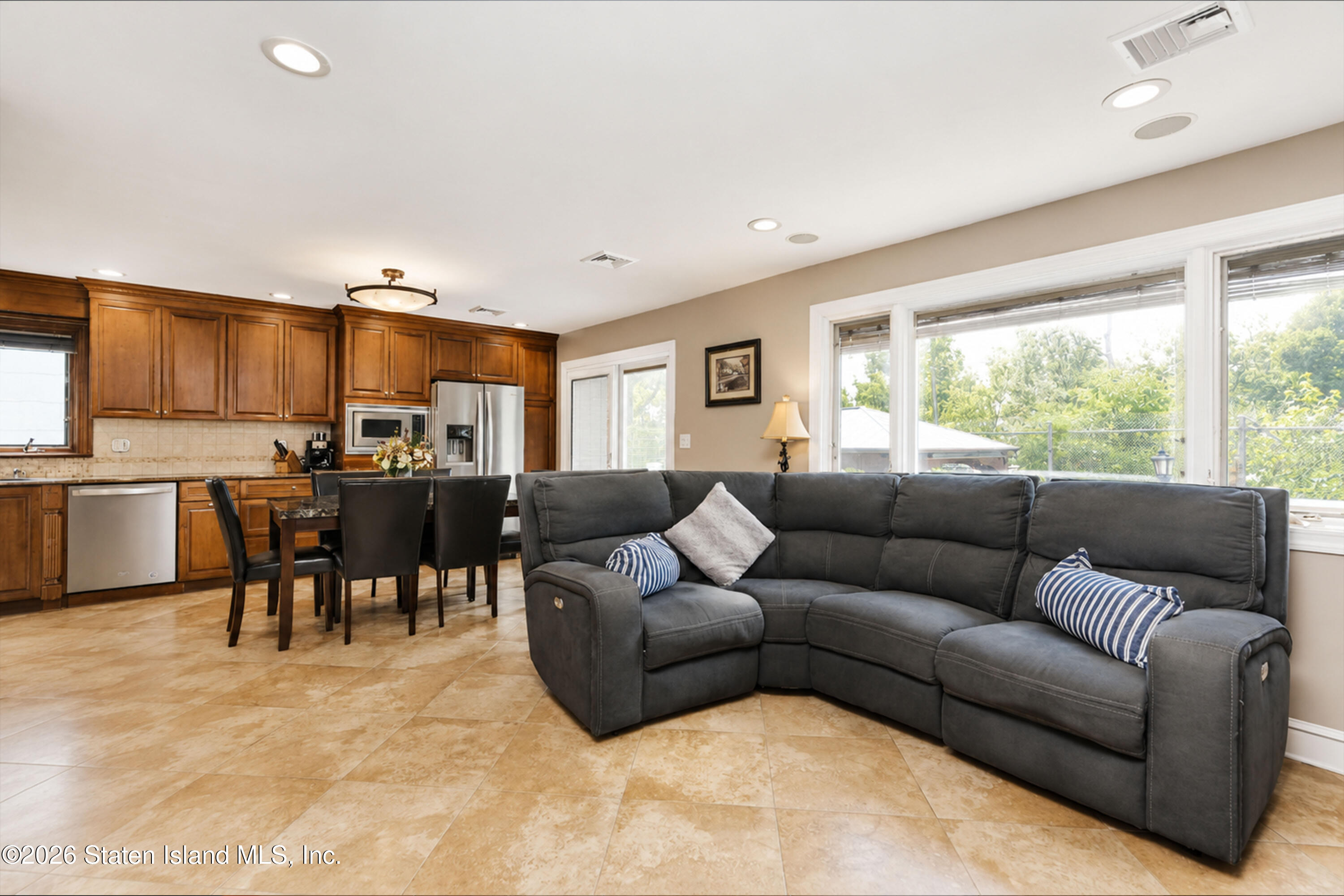 20 N Railroad Street
