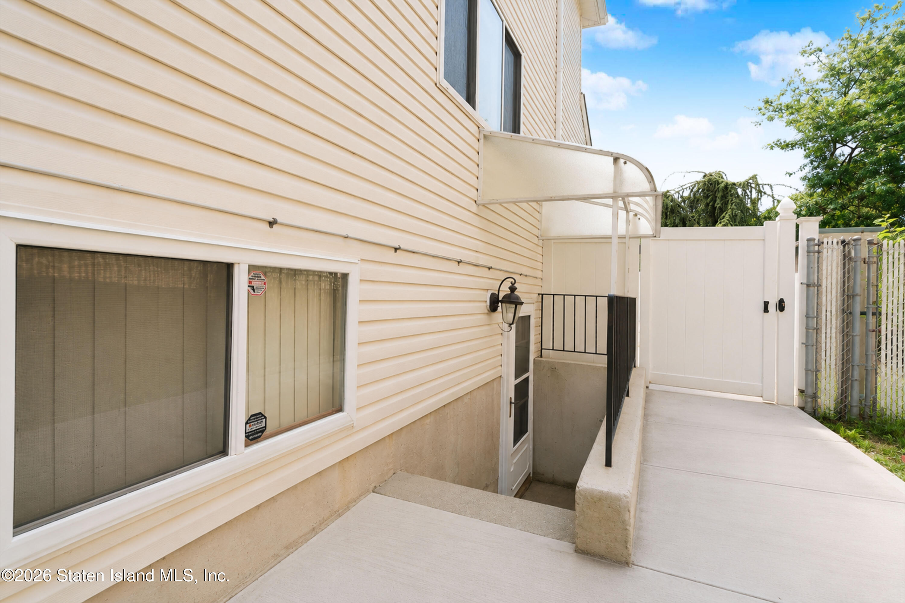 20 N Railroad Street