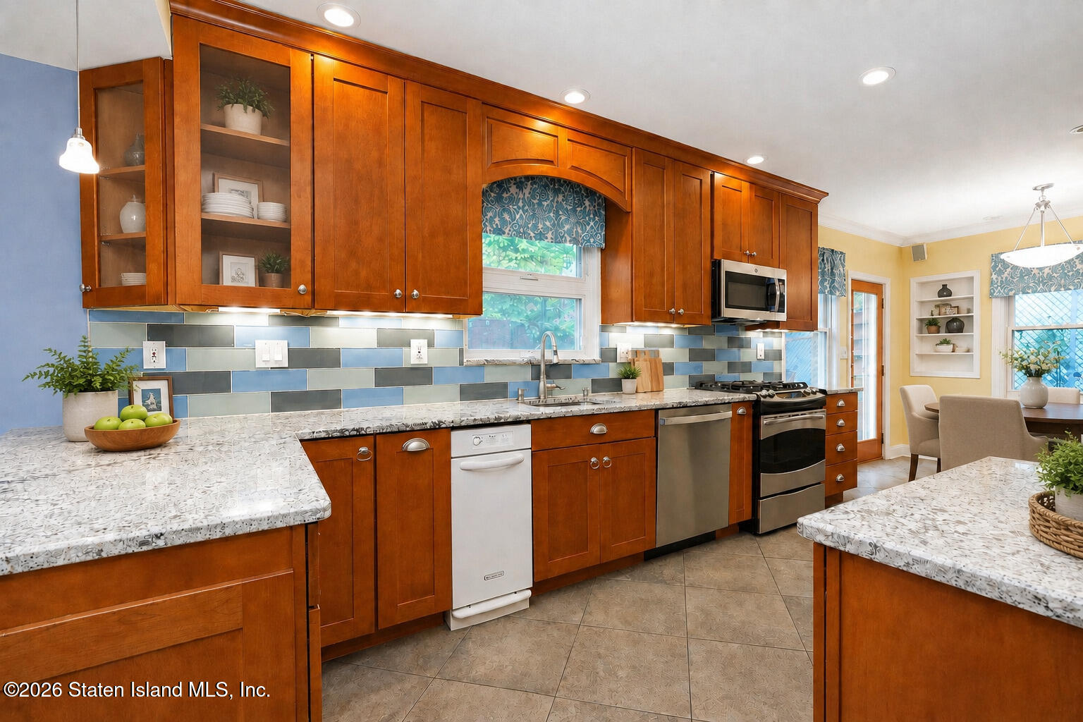 34 Holsman Road