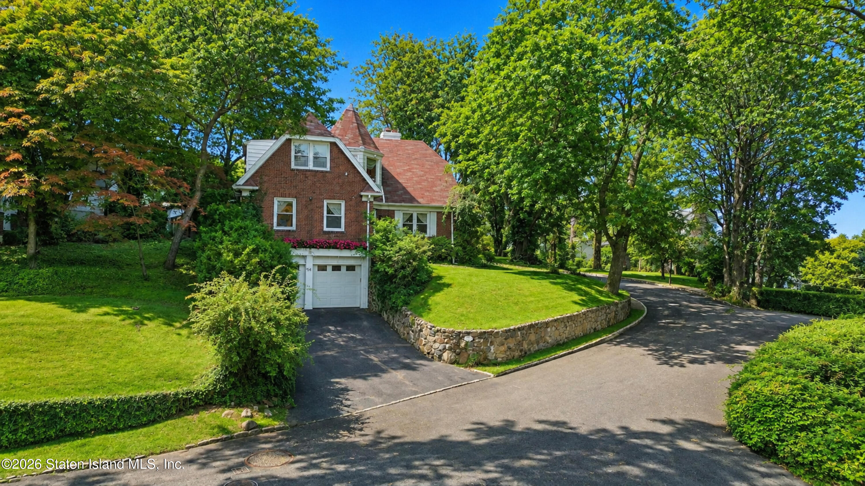34 Holsman Road