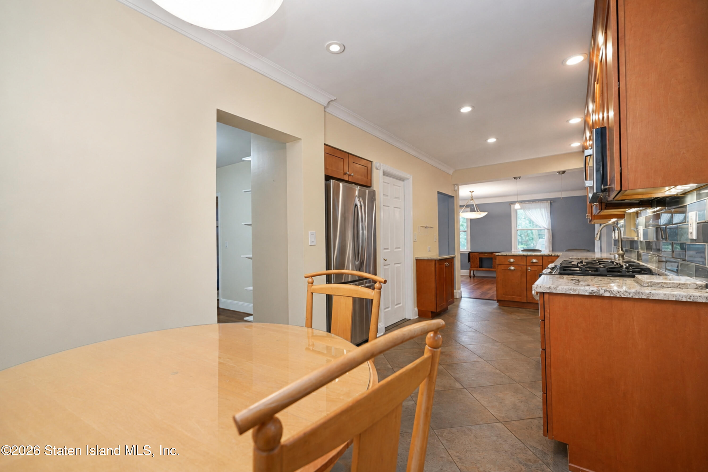 34 Holsman Road