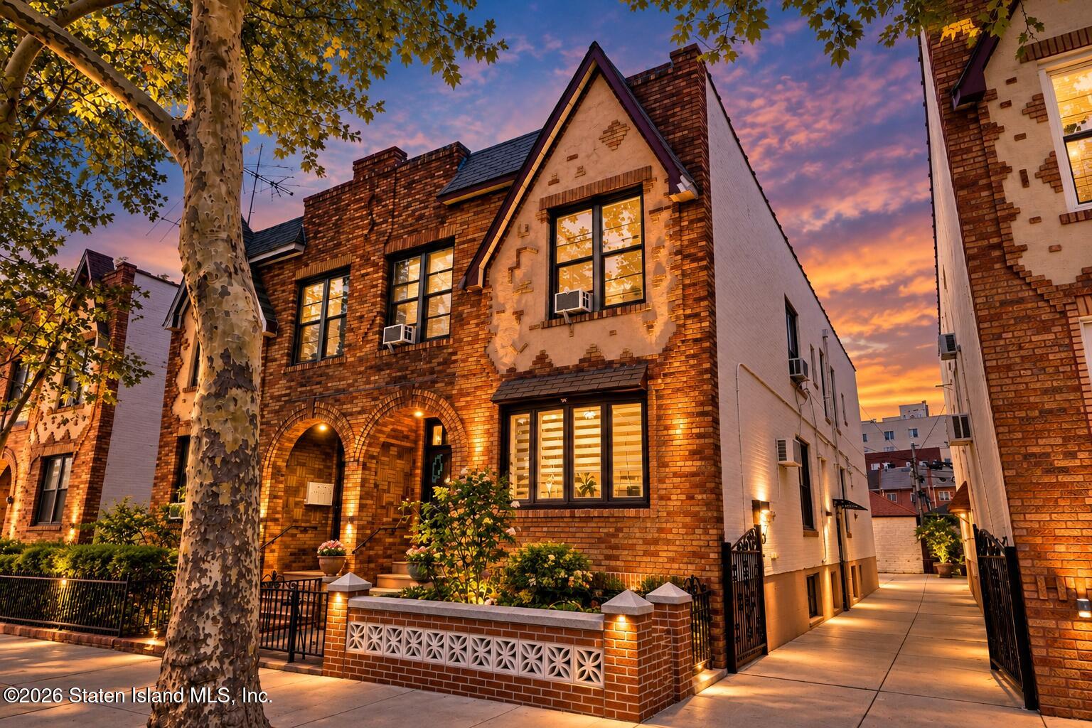 225 Highlawn Avenue