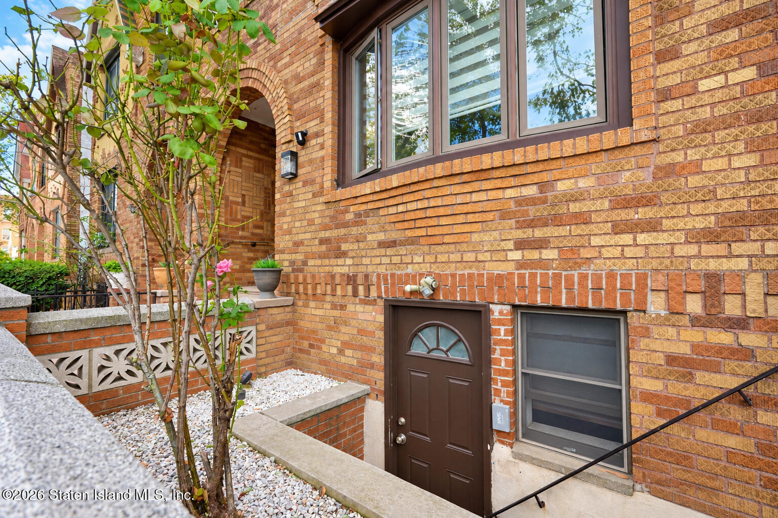 225 Highlawn Avenue