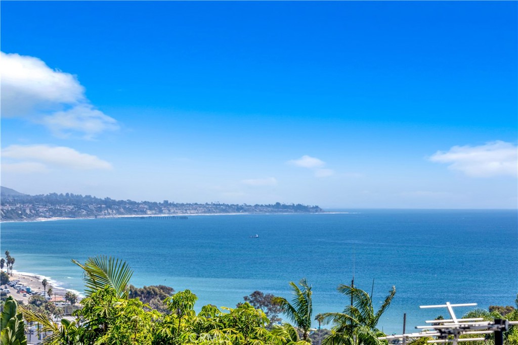 33921 Calle La Primavera