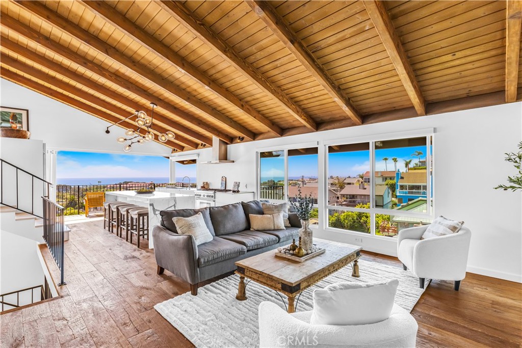 33921 Calle La Primavera