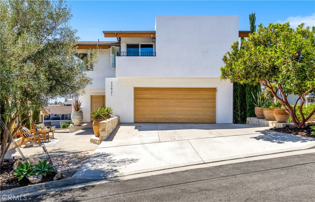 33921 Calle La Primavera