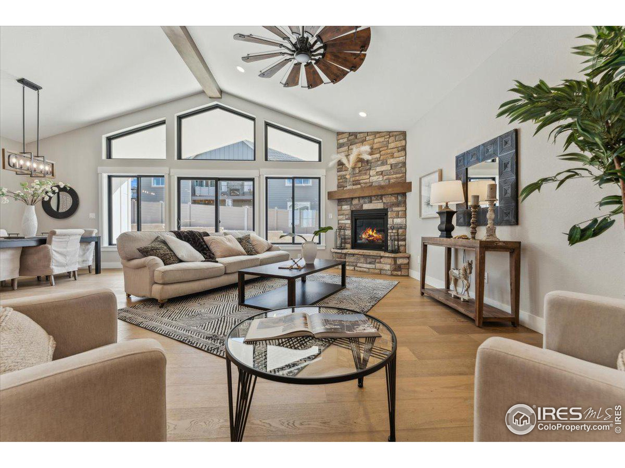 1361 Art Dr