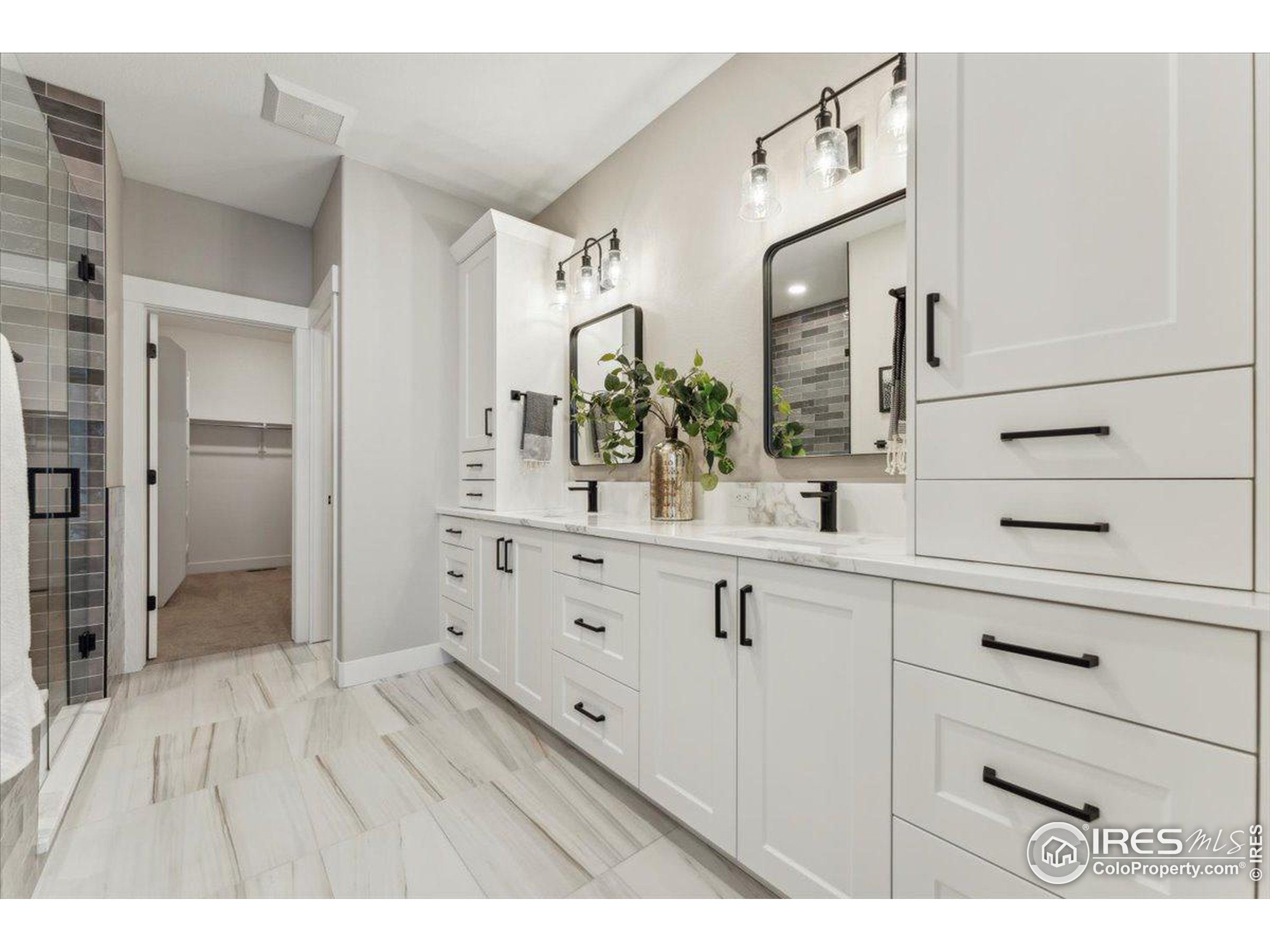 1361 Art Dr