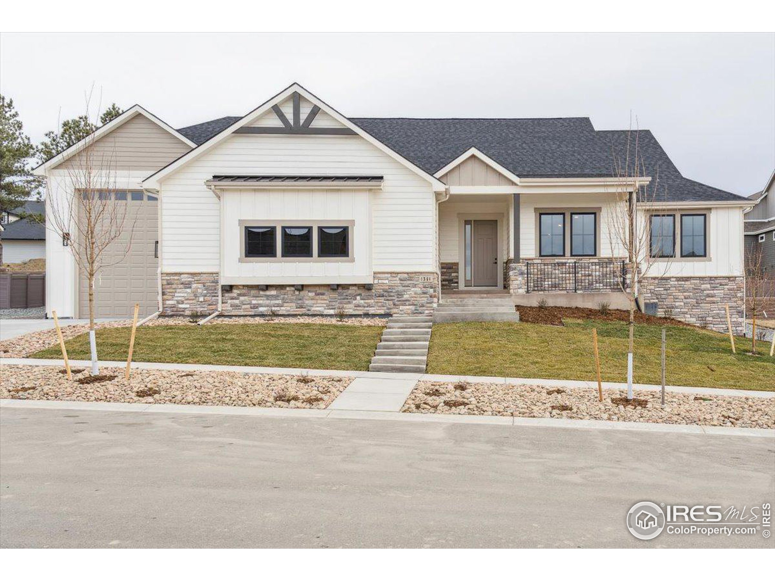 1361 Art Dr