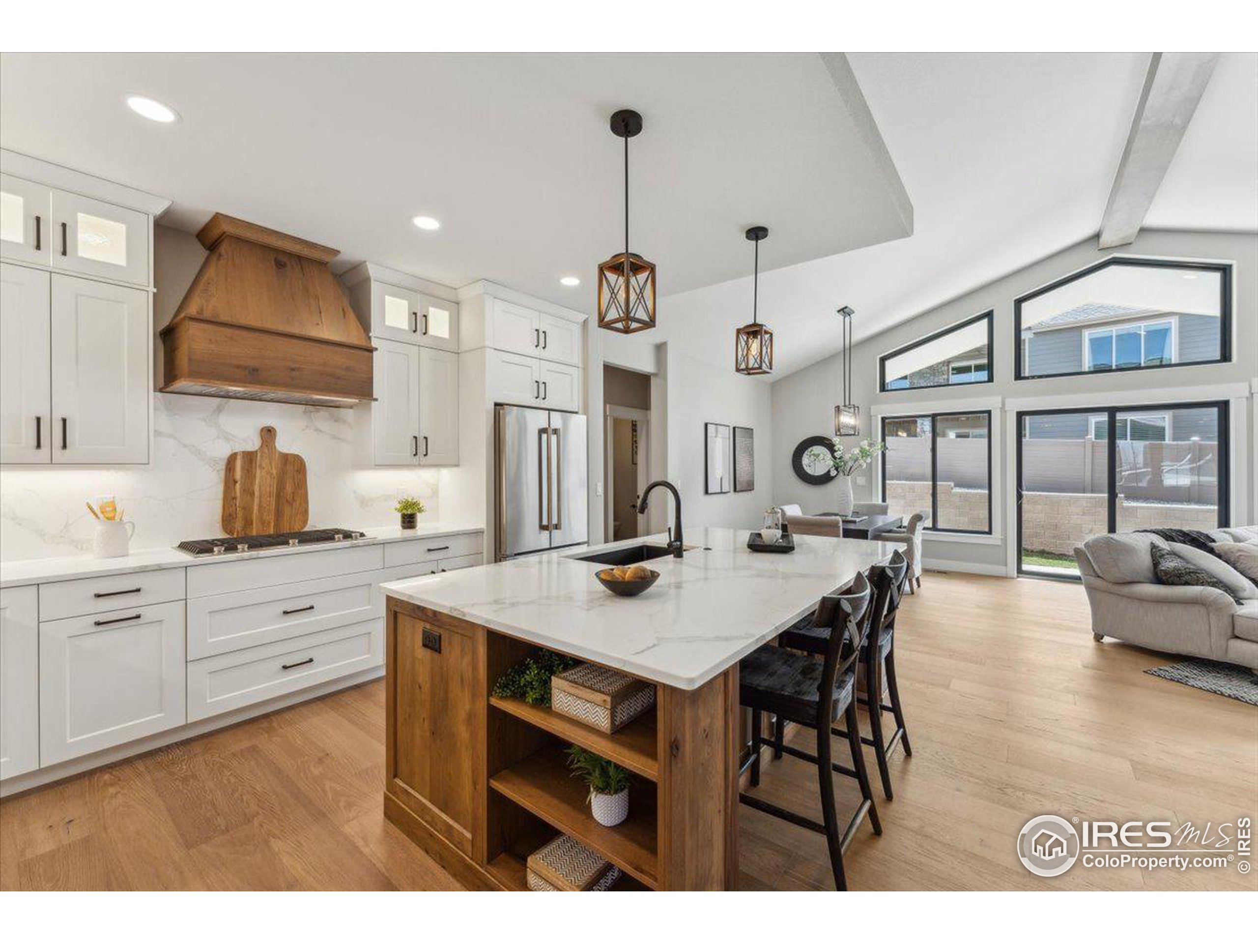 1361 Art Dr