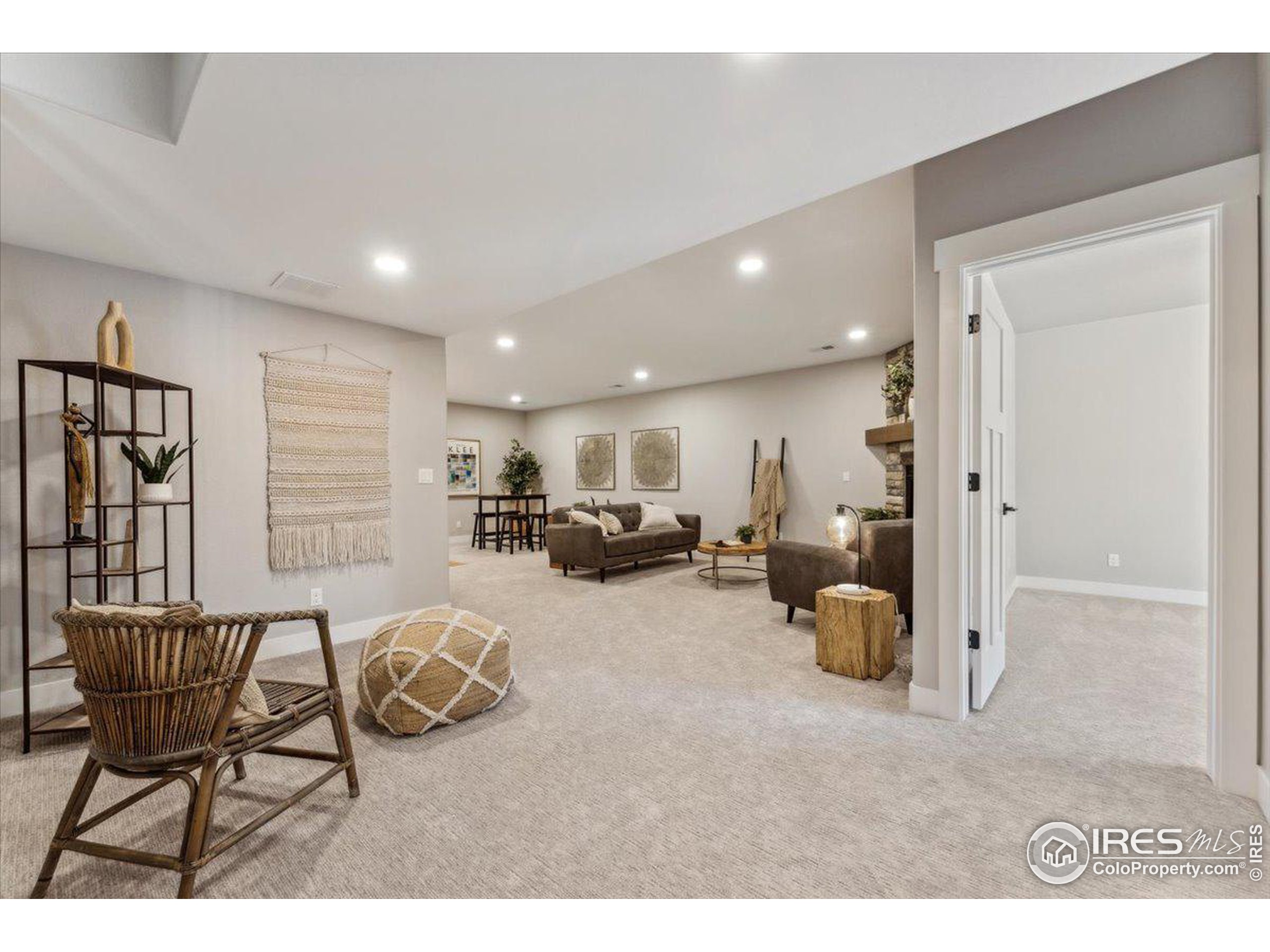 1361 Art Dr
