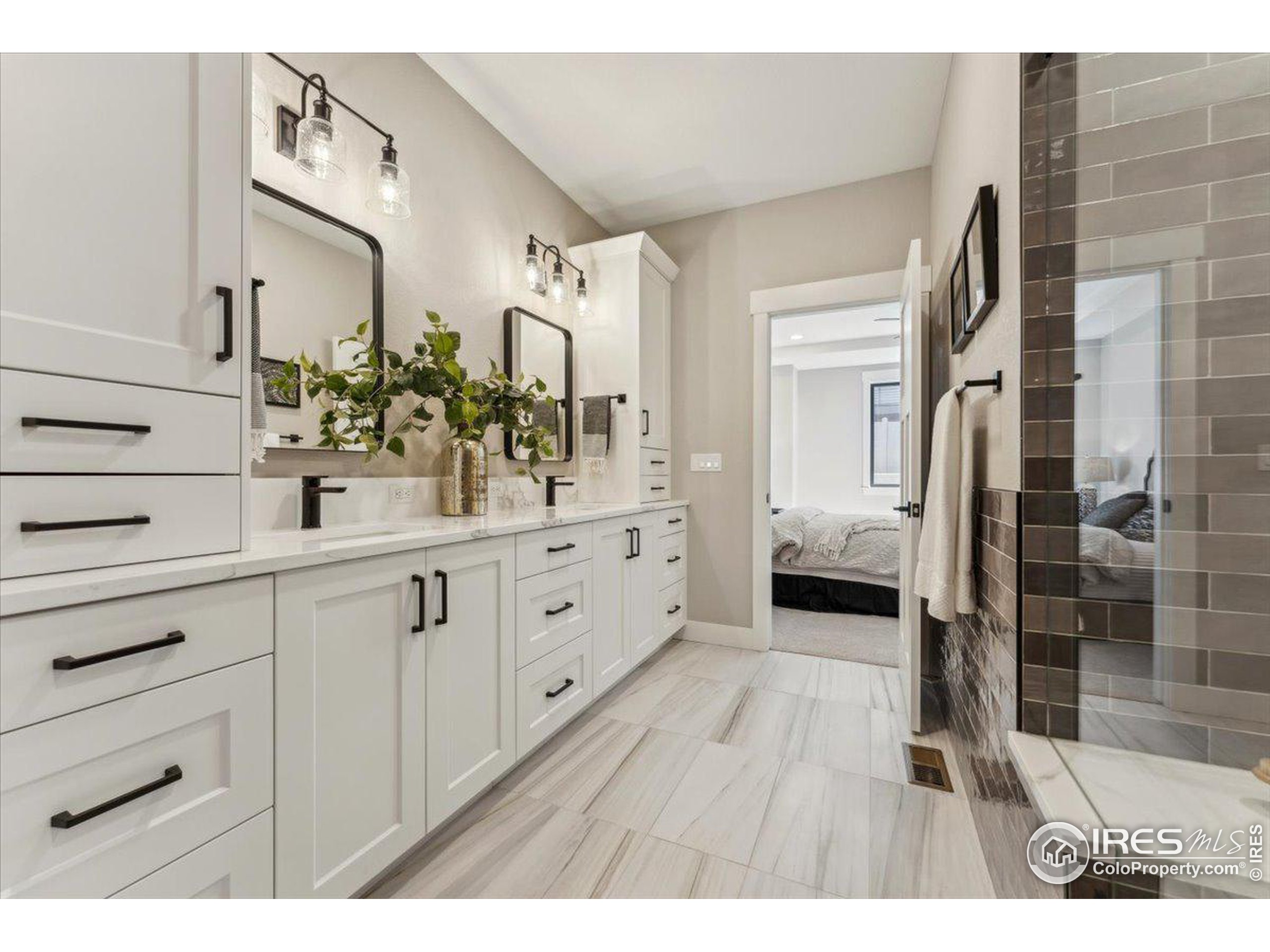 1361 Art Dr
