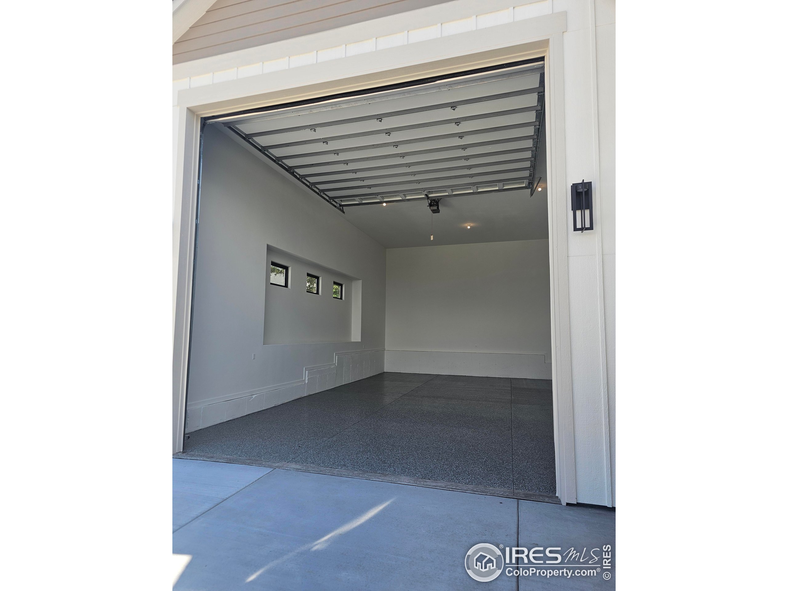 1361 Art Dr