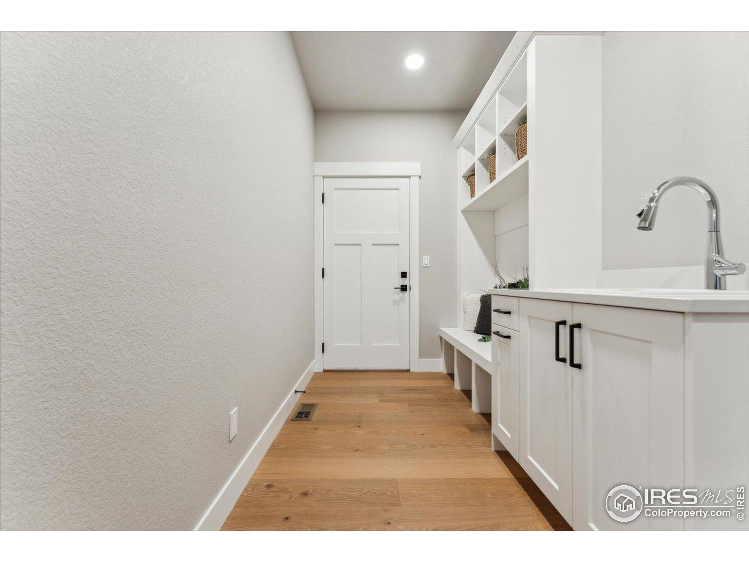 1361 Art Dr