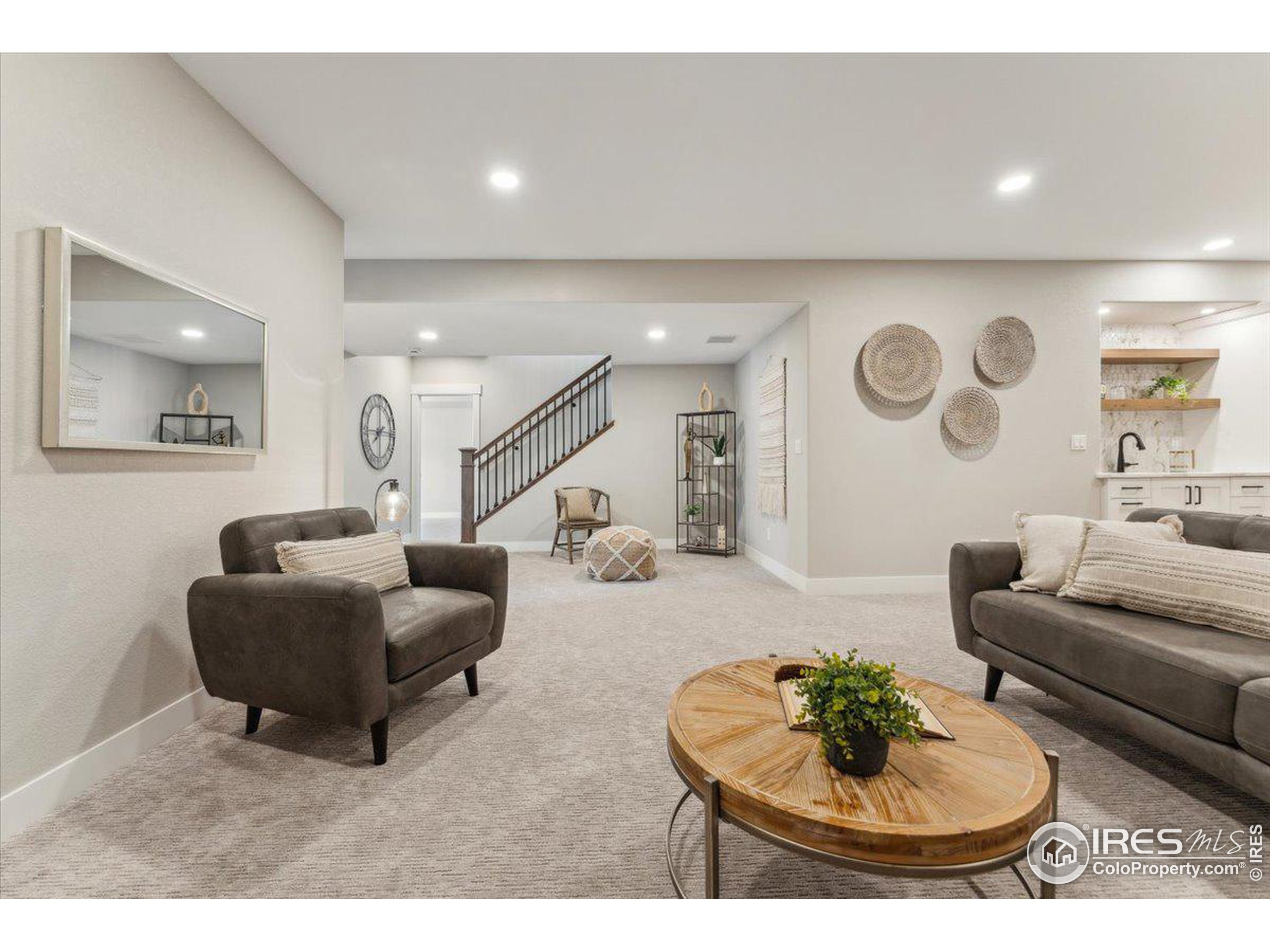 1361 Art Dr