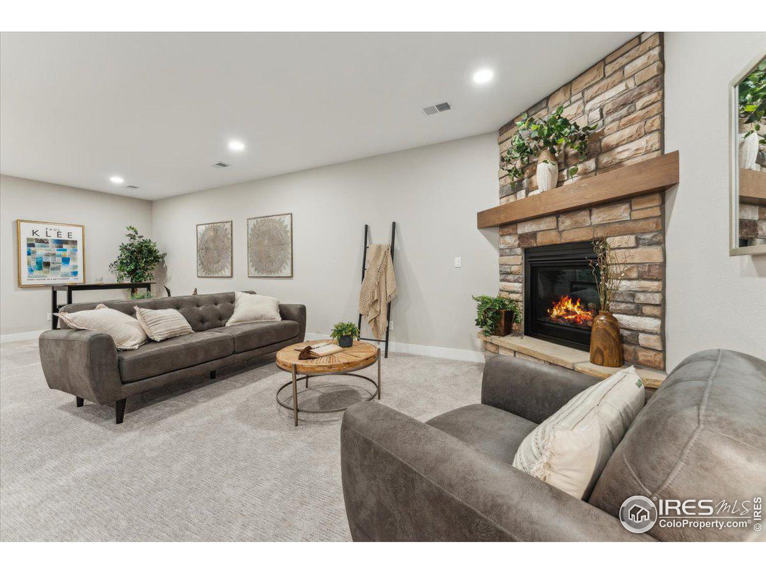 1361 Art Dr