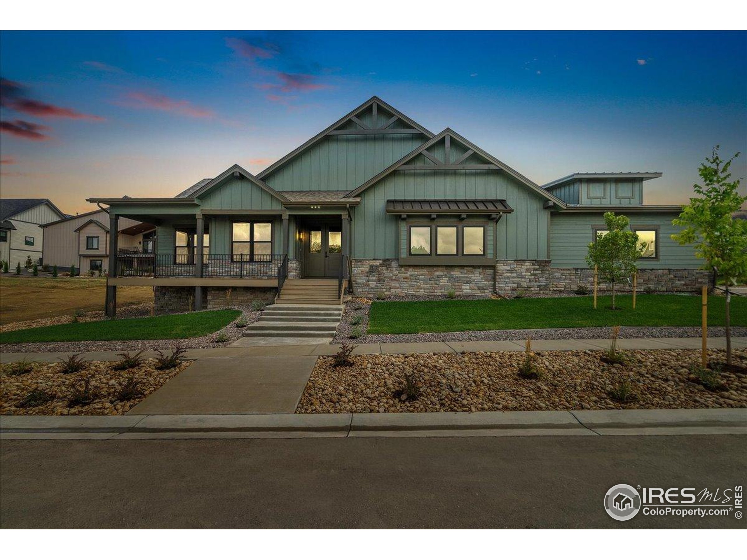 1477 Art Dr