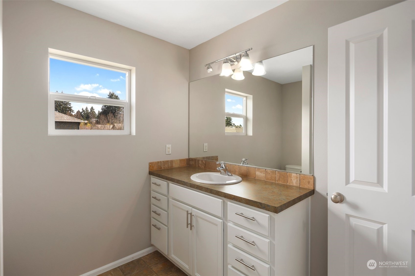 2015 E 43rd Street