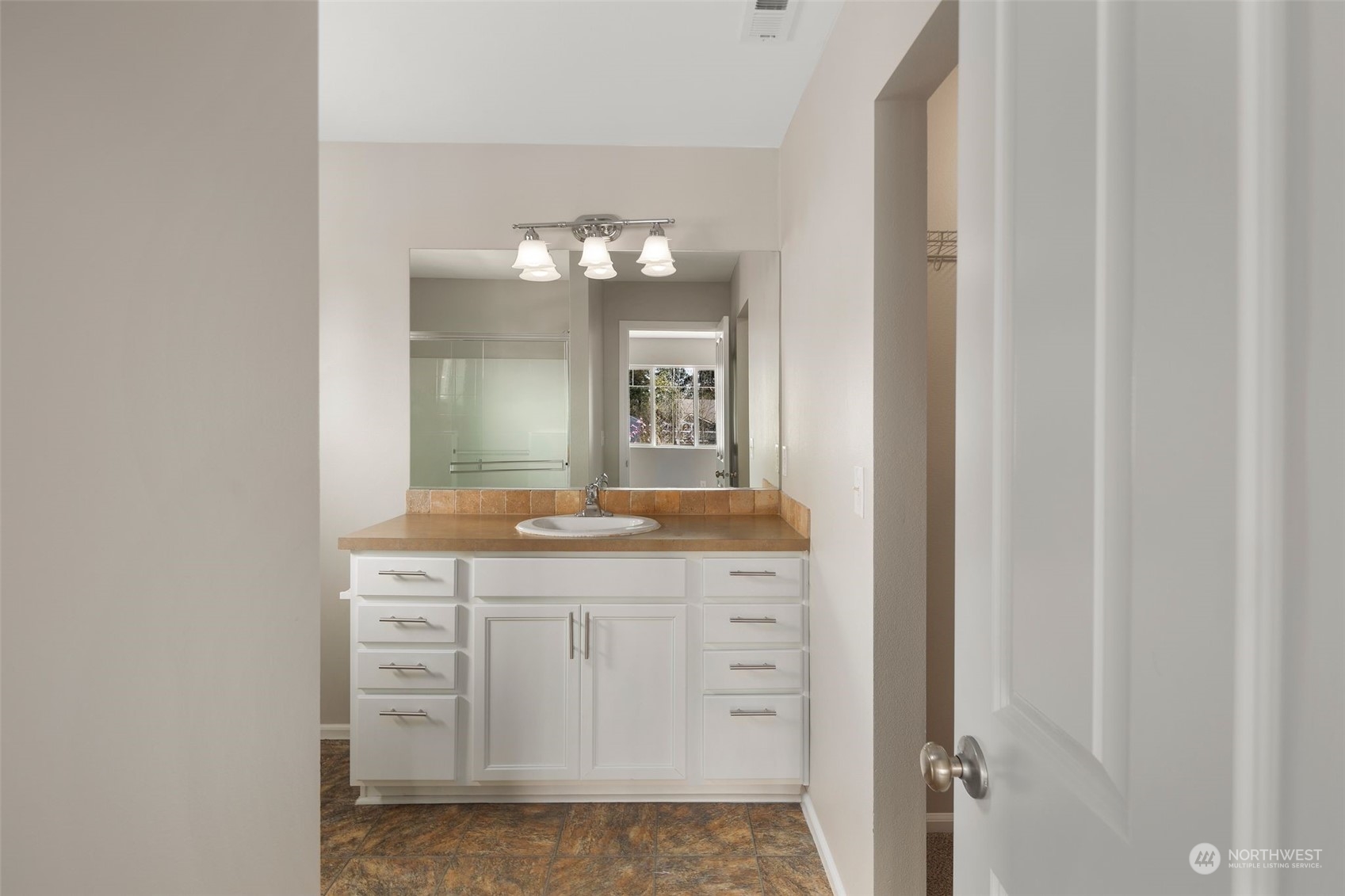 2015 E 43rd Street