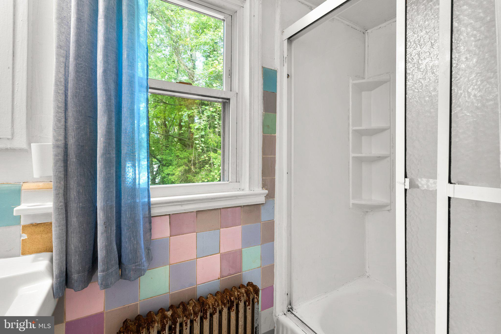 9910 Gardiner AVENUE