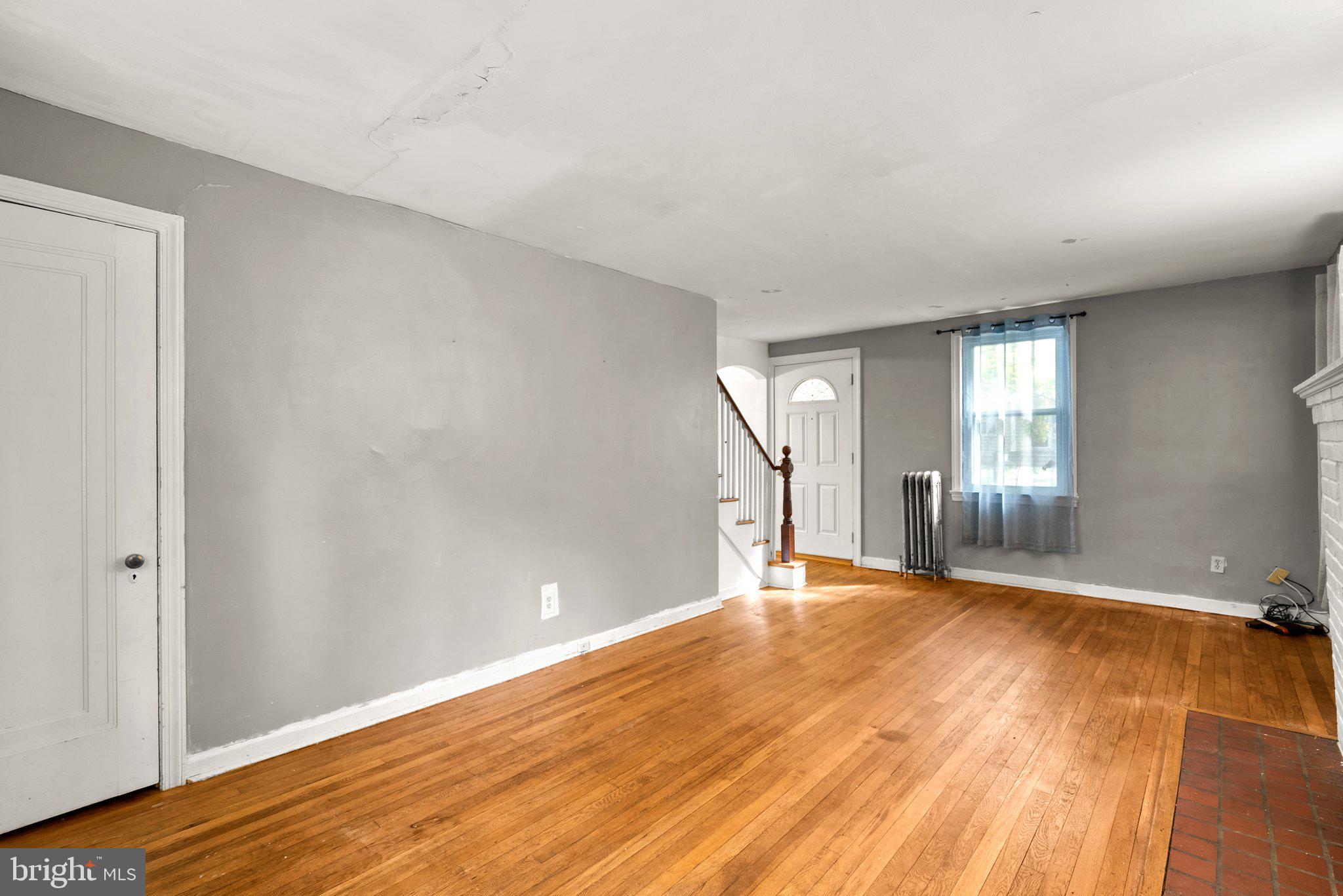 9910 Gardiner AVENUE