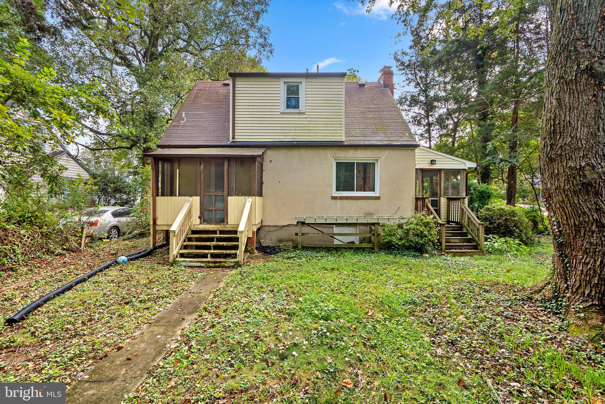 9910 Gardiner AVENUE