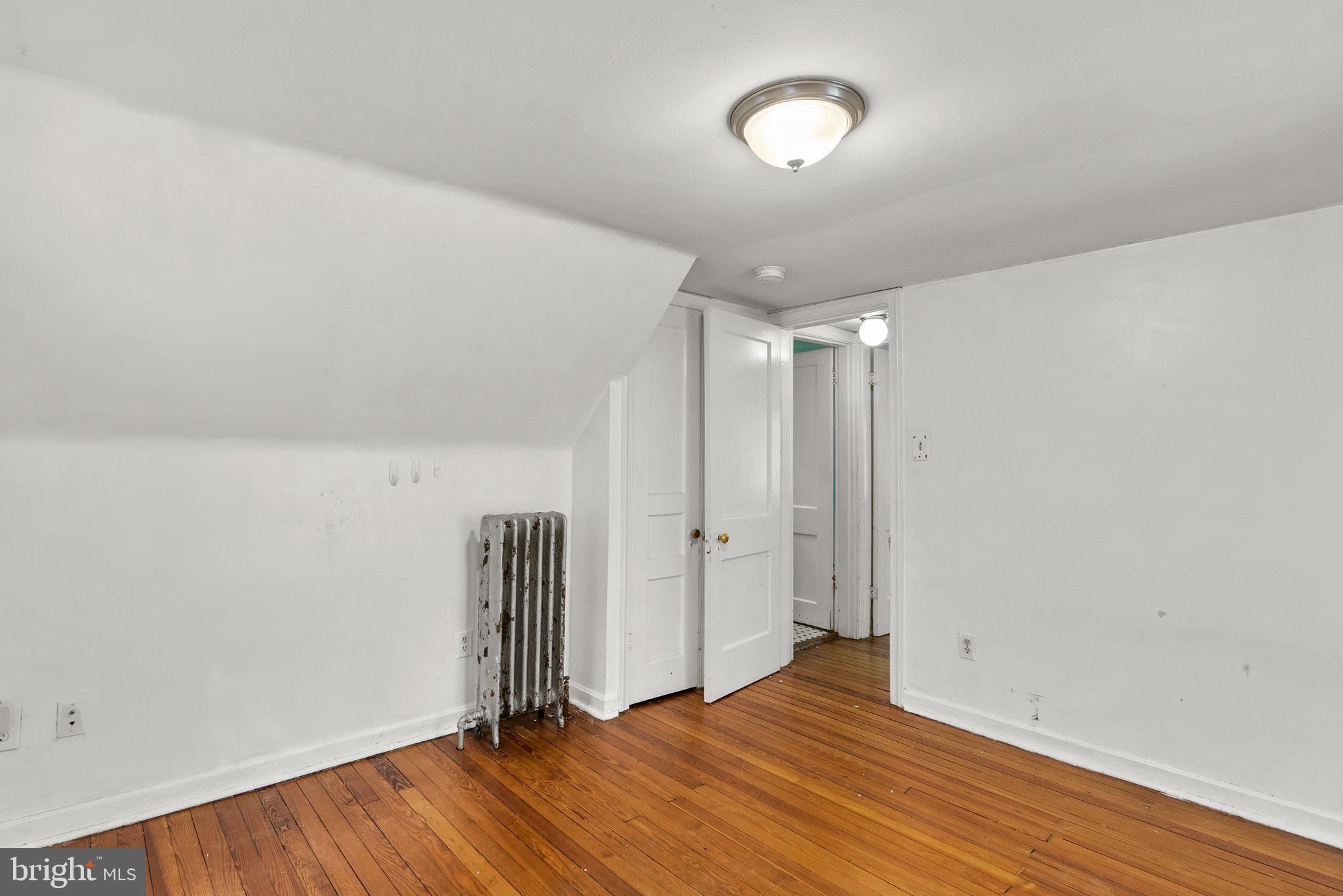 9910 Gardiner AVENUE