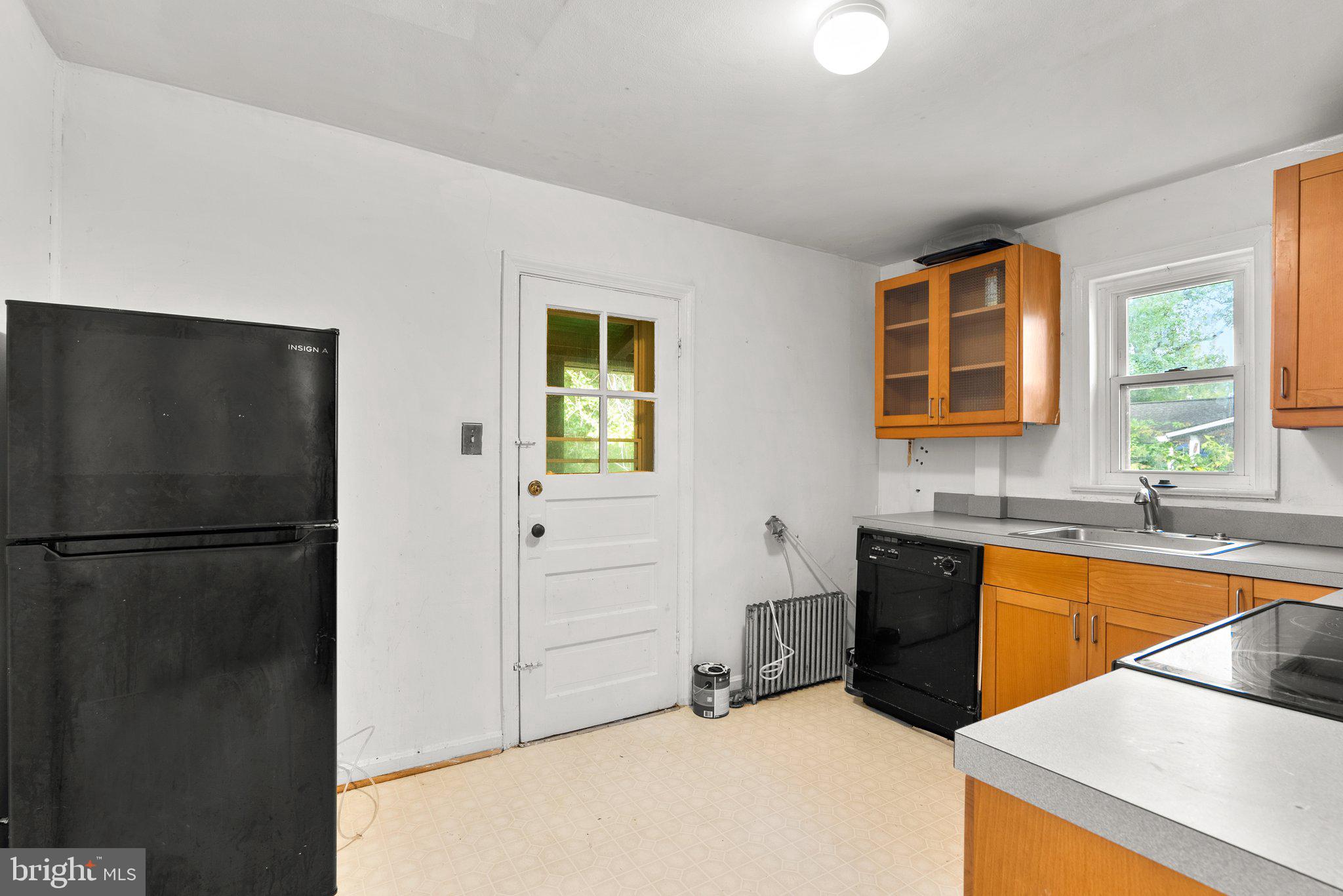 9910 Gardiner AVENUE