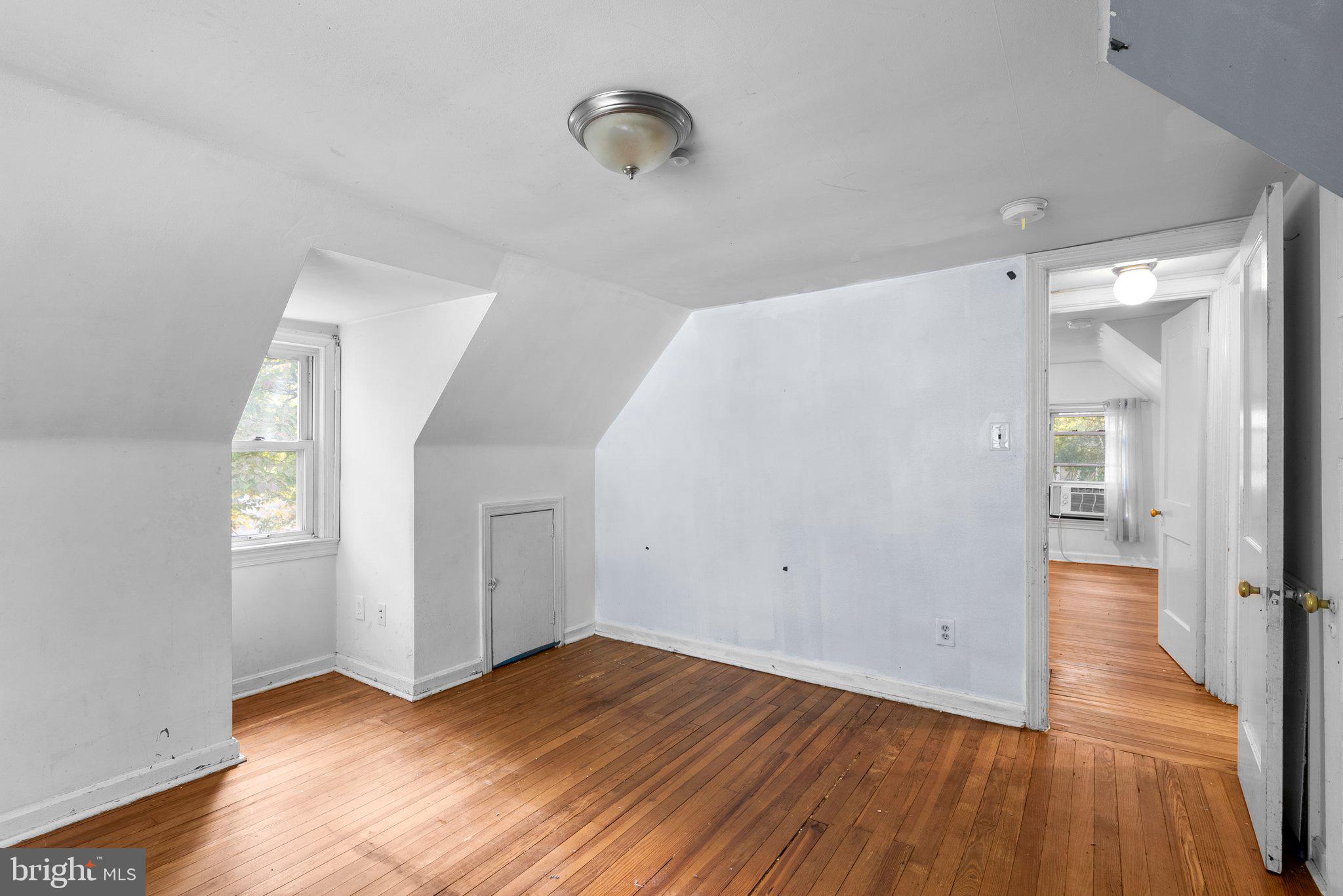 9910 Gardiner AVENUE